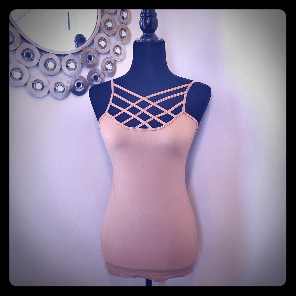 👍4 for $20👍 Criss-Cross Layering Tank! 🤎